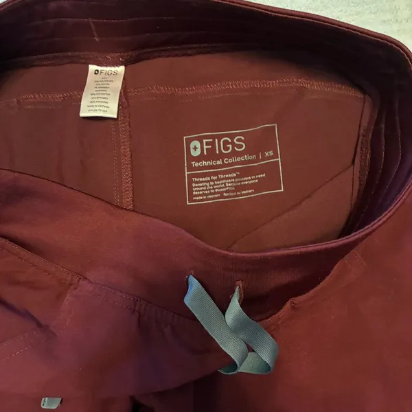 FIGS Livingston Scrub Pants Burgundy Size XS - Image 3