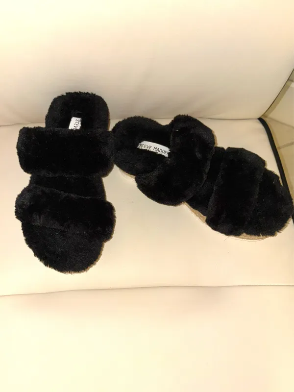 Steven By Steve Madden black faux leather platform slippers, specifically the Katana model, size 7 - Image 3