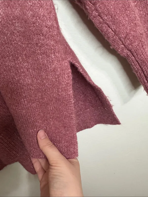 UpWest Resort & Mercantile V-Neck Plush Chunky Sweater Hi Lo Dusty Mauve size M - Image 6