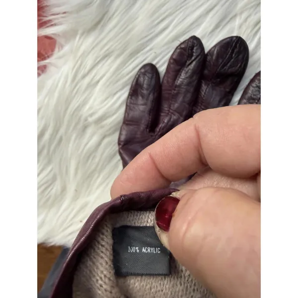 Vintage Leather Gloves in Burgundy - Image 5