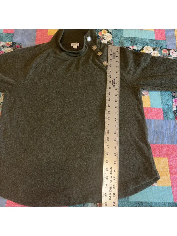 J.Crew Women's Medium Button-Accent Pullover Sweater Cozy Outdoor Stylish J.Crew - Image 8