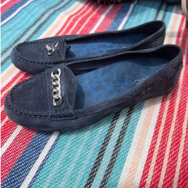 Vionic Women's Mesa 356 Navy Suede Silver Chain Career Comfort Loafers Sz 8.5 - Image 6