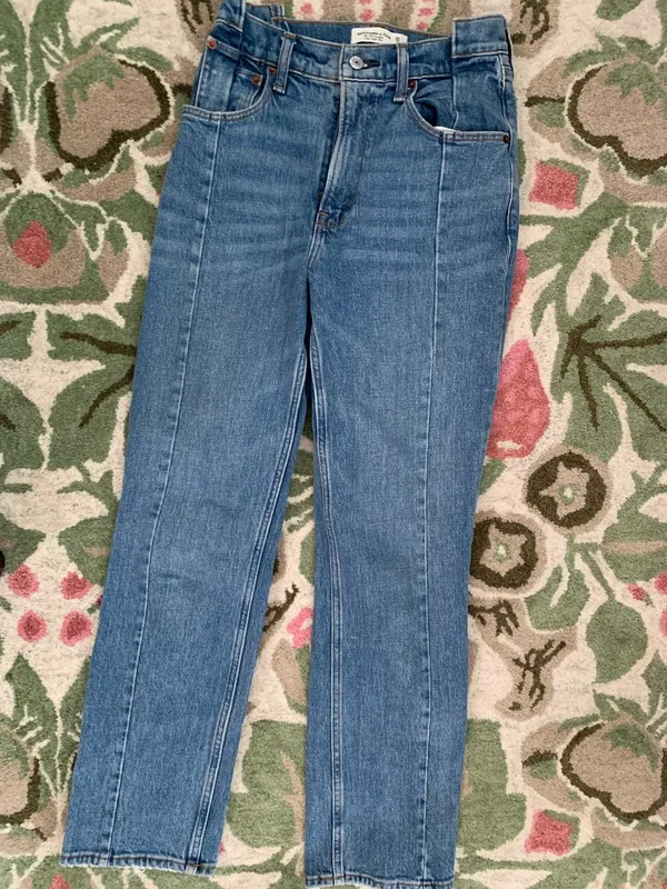 Abercrombie Jeans - Image 2