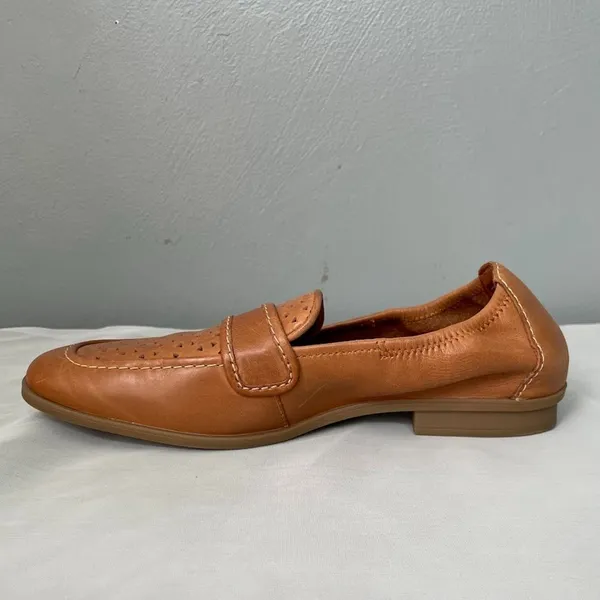 Clarks Collection Lyrical Way Shoe Size 7 Brown Leather Loafers Flats Perforated - Image 8
