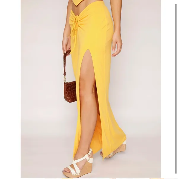 Tiger Mist Yellow Ruched Skirt With Side Slit - Image 10