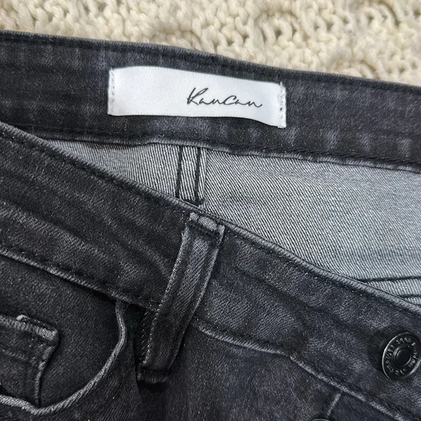 KanCan Women's black High Rise Jeans size 9/28 - Image 2