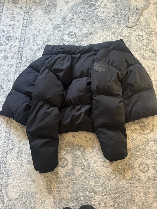 Fabletics Wander Puffer Jacket Cropped - Image 2