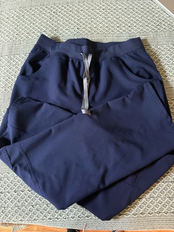 Figs Scrub Set- Navy - Image 4