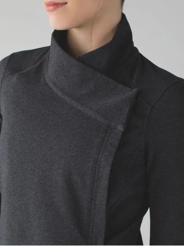 Lululemon Heathered Black Coast Wrap II - Image 4