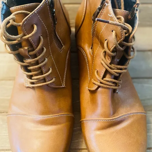women's ankle boots faux leather zippers on the side. 1/2 in heel size 43/11 - Image 2
