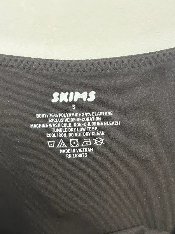 SKIMS Fits Everybody Cami Bodysuit Black NWT small - Image 4