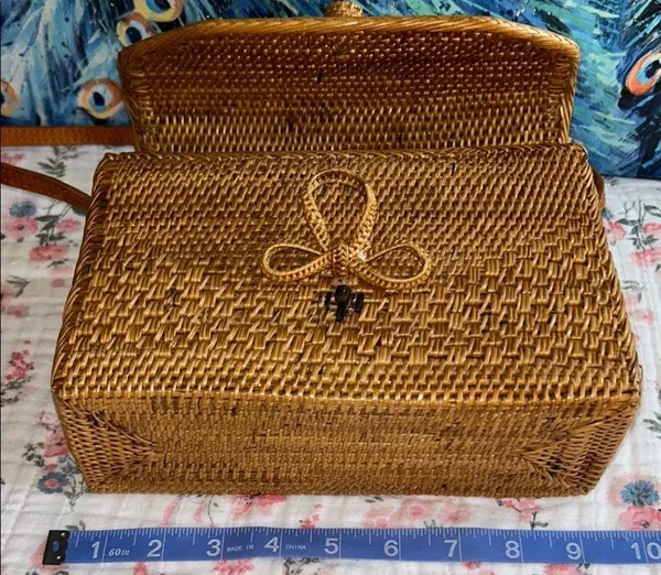 Vintage Tan Woven Shoulder Bag with Leather Strap - Image 8