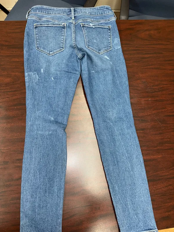 Old Navy Rockstar Low Rise Super Skinny Distressed Jeans Size 8 - Image 3