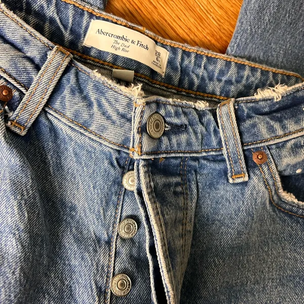 Abercrombie & Fitch Dad High Rise Distressed Blue Jeans Curve Love - Image 6