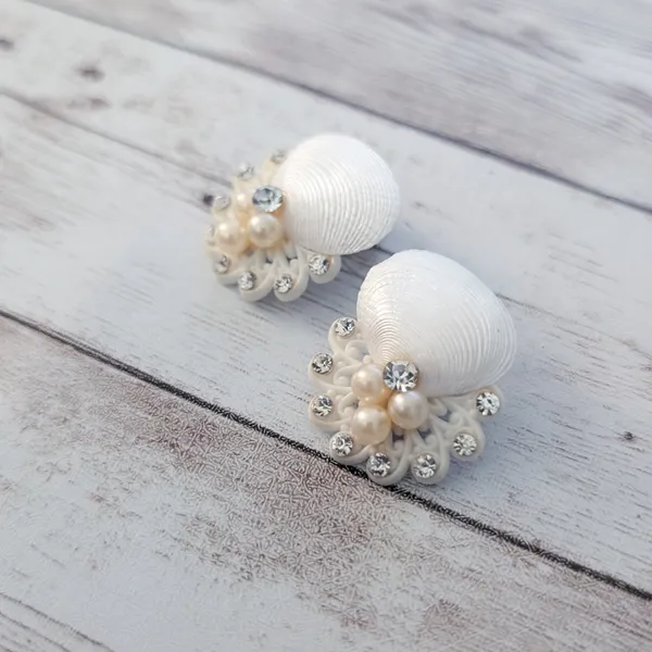 Vintage Clip On Earrings Shell with Faux Pearl & Clear Gems - Image 8