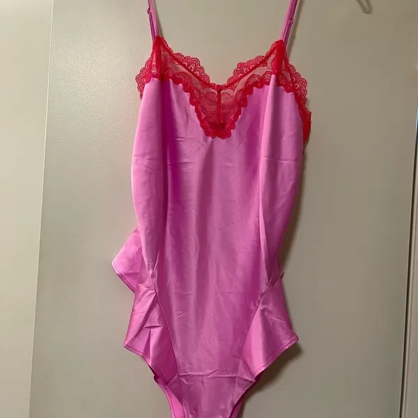NWT SKIMS Woven Shine Lace Teddy Neon Orchid Pink Red M - Image 4