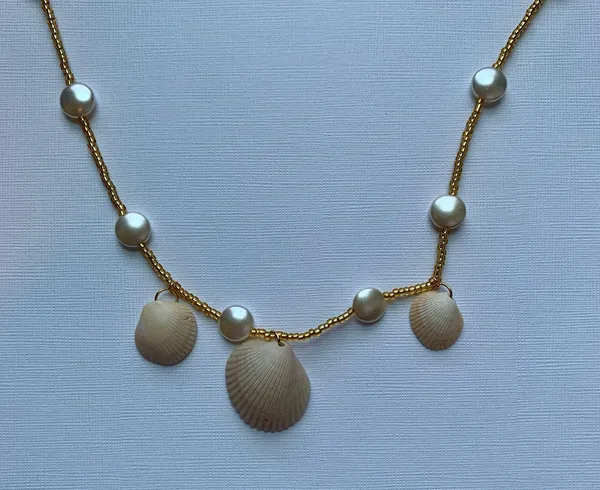 Beaded Shell Handmade Necklace - Image 3