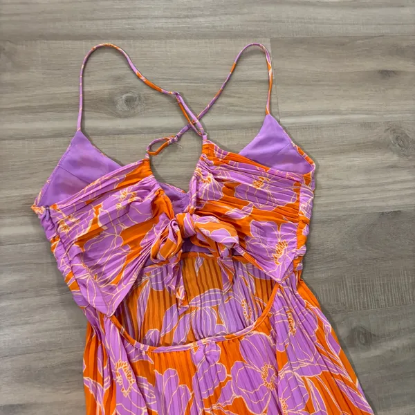 Astr the Label Blythe Floral Plisse Midi Dress Orange Purple Flower Women Medium - Image 8
