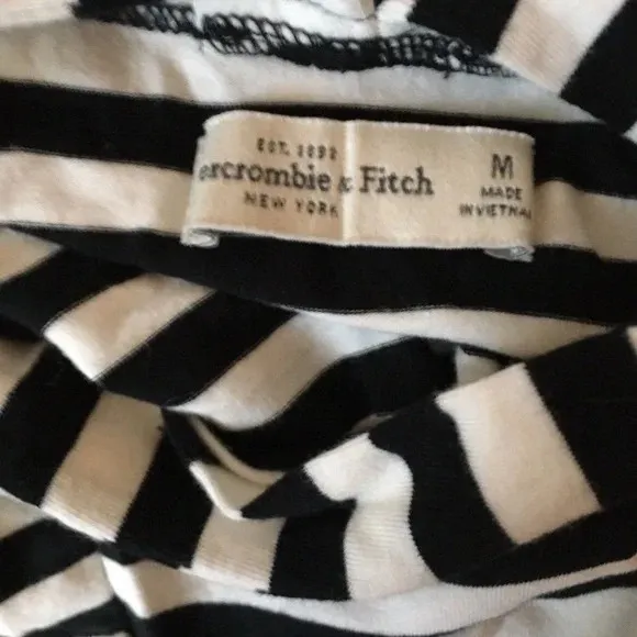 Abercrombie And Fitch Black And White Striped Crossback Cropped Tank Size M - Image 6