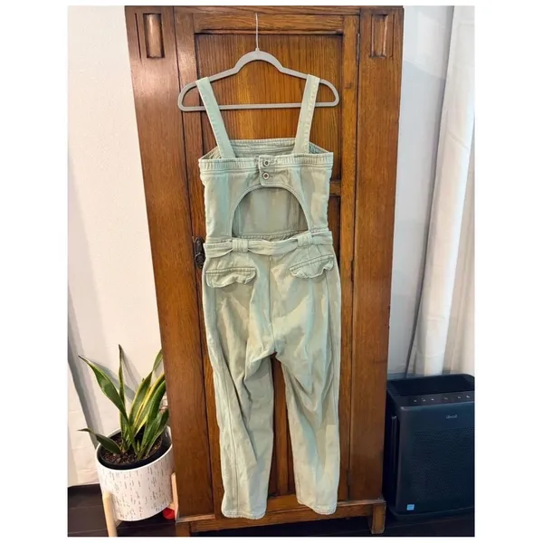 Chelsea & Violet Sage Green Utility Cargo Jumpsuit Cutout Back Size Small - Image 2