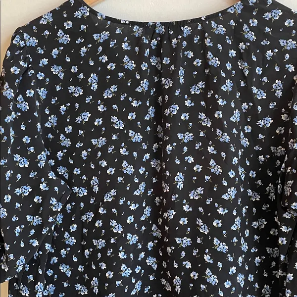 Madewell Silk Cinch-Sleeve Top in Baby's Breath True Black - Image 11