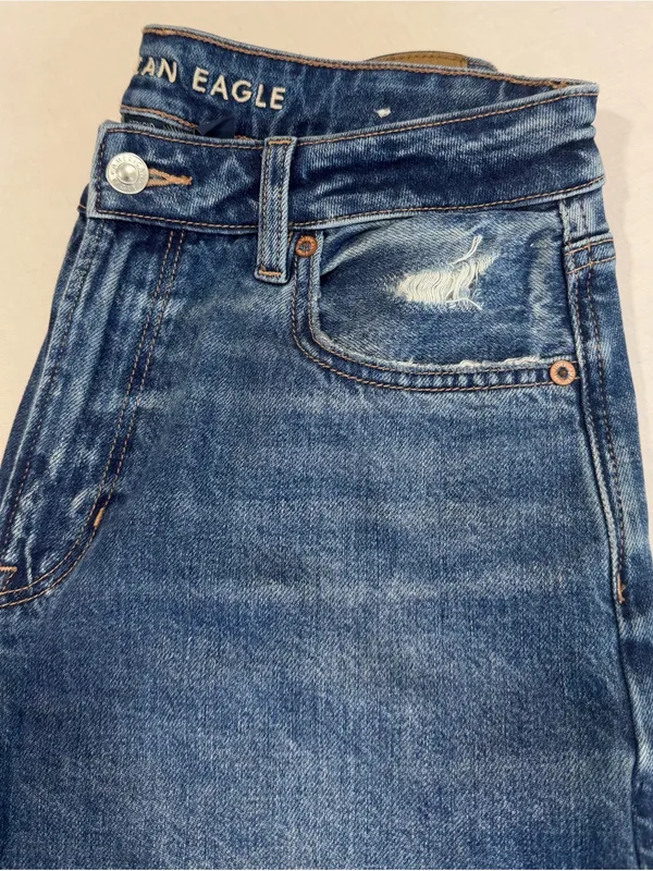 American Eagle Mom Jean Strigid Raw Hem Medium Blue Denim High-Rise Size 8 - Image 7