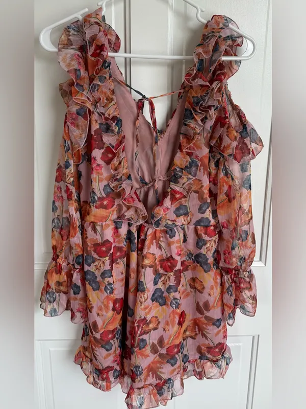 Few Moda Floral Cold Shoulder‎ Ruffle Romper Pink Size Medium - Image 4