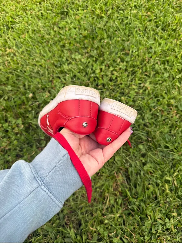 GUESS Women’s Red Logo Low Top Sneakers Size 6.5M - Image 8