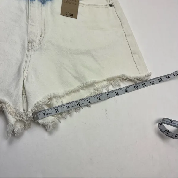 Levi's High Waisted Mom Denim Jean Cut-Off Shorts Womens Size 30 Blue‎ White NEW - Image 8