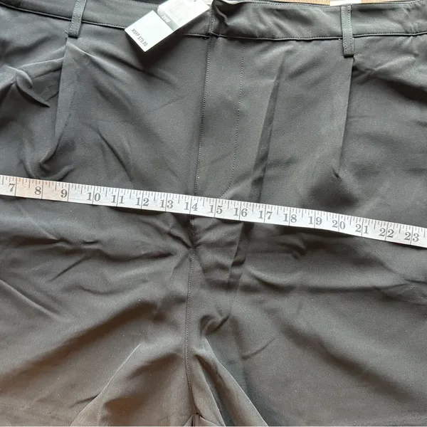 Edikted Black High-Rise Tailored Bermuda‎ Shorts - Image 6