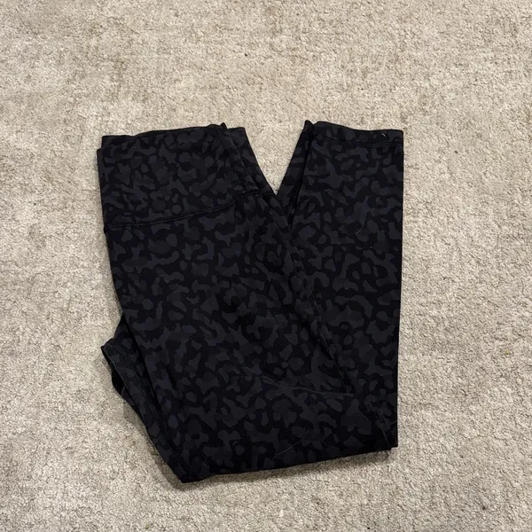 Lululemon Align Pant 25”
Formation Camo Evergreen Multi - Image 7