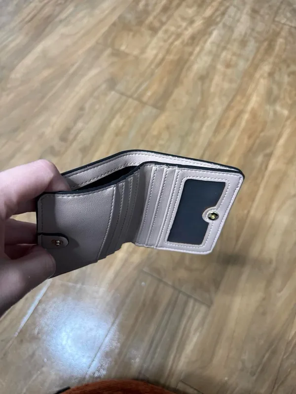 Compact Women’s Wallet - Image 4
