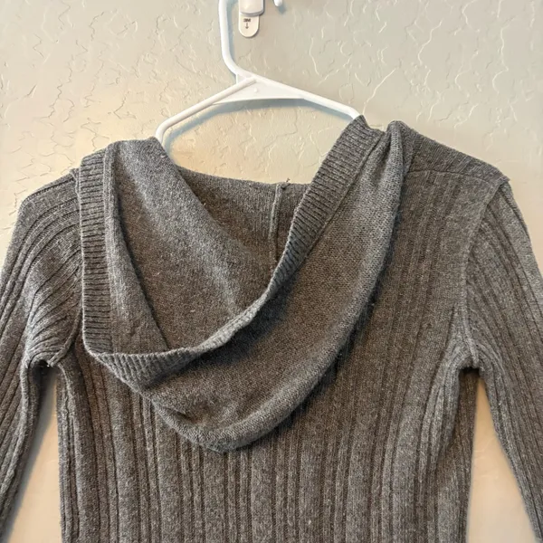 Hollister Y2K dark gray long sleeve hooded cable knit deep v-neck sweater small - Image 11