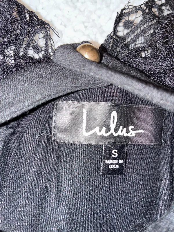 Lulus Black Bodycon Mini Dress with Lace Detailing Womens Size Small In Great Condition - Image 2