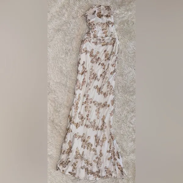 NWOT House of CB Caprina Embroidered Floral Trumpet Gown Sz M - Image 6