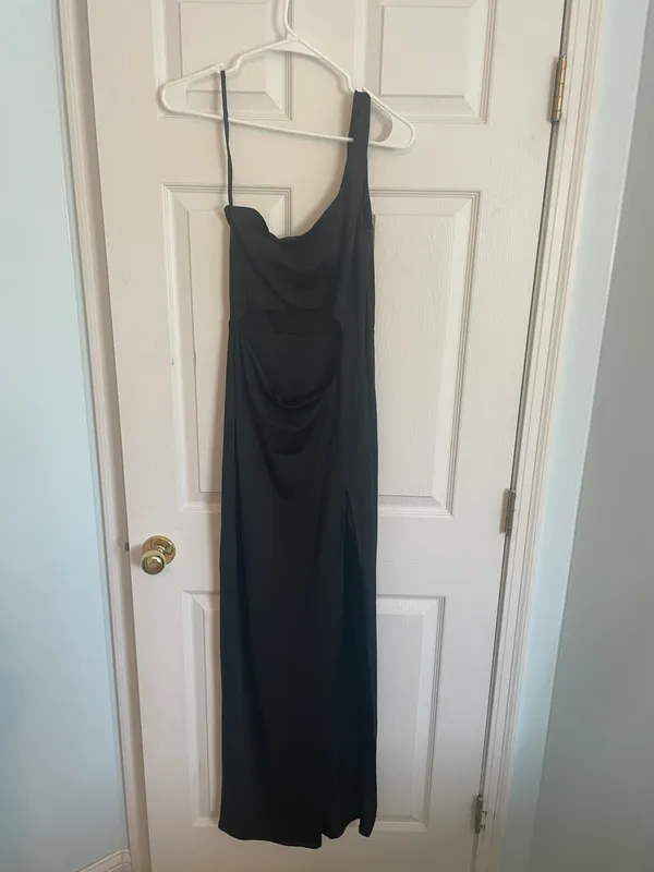 superdown Black  Maxi Dress - Image 4