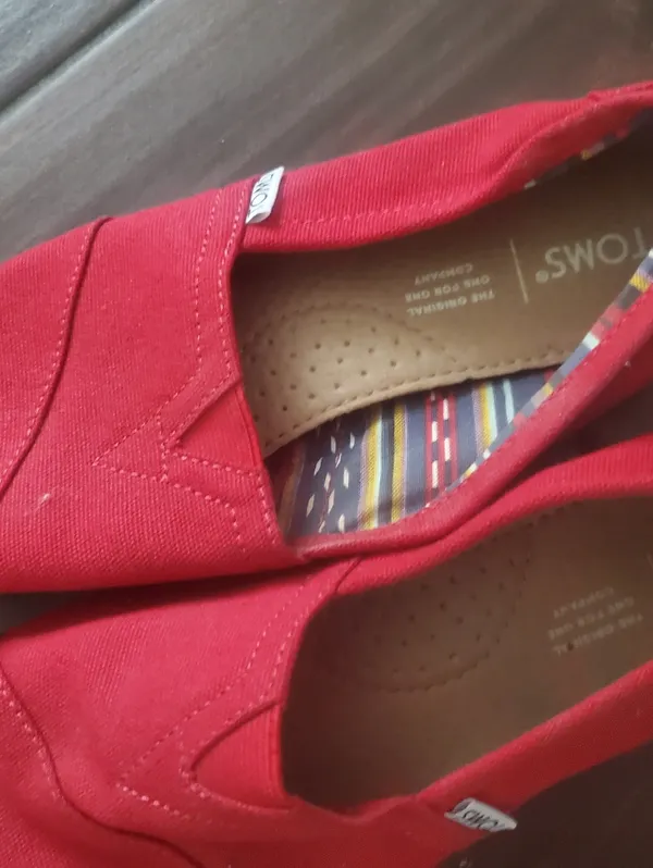 TOMS Red Canvas Slip-On Flats Size 8 Worn Once So Like New Condution - Image 2