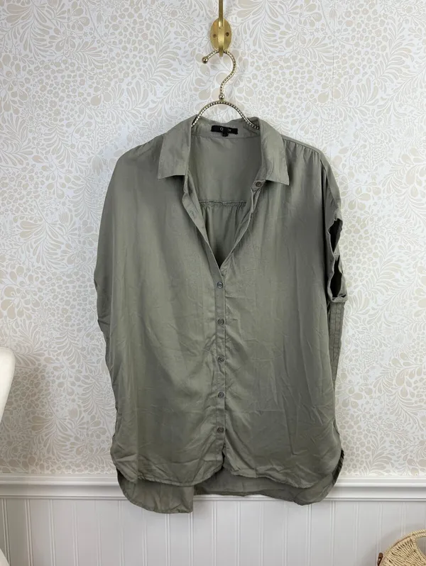 Quince Olive Green Vintage Wash Tencel Short Sleeve Camp Shirt - Size - Medium - Image 4