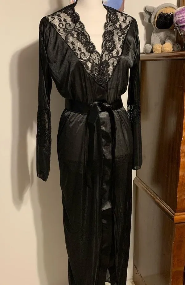 Black Lace Trim Robe Size M - Image 2