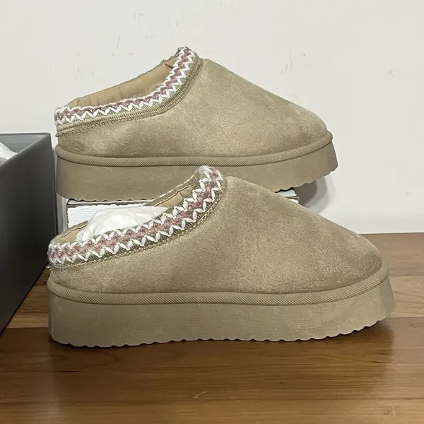 Falls‎ Creek Women's Clogs Jane Tan Color Size 6 New In Box - Image 2
