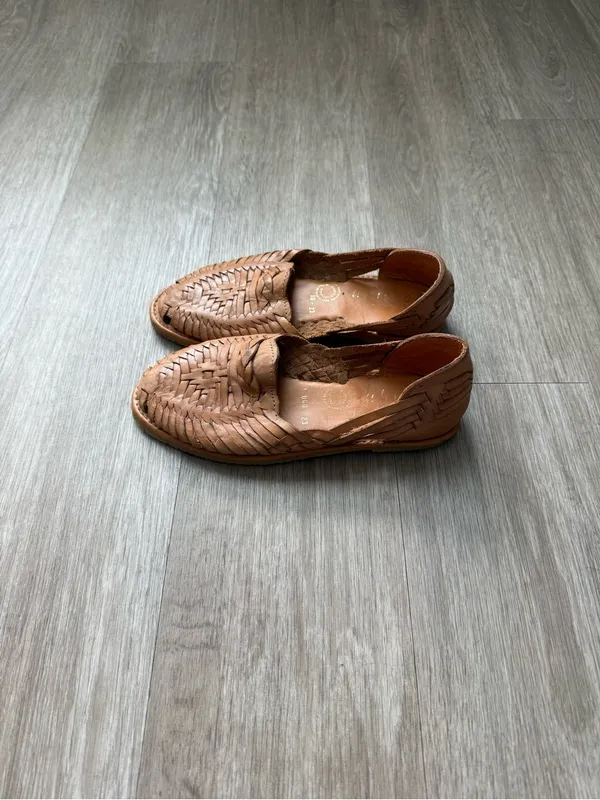 Authentic Mexican Leather Huaraches, Size 5 Tan - Image 5