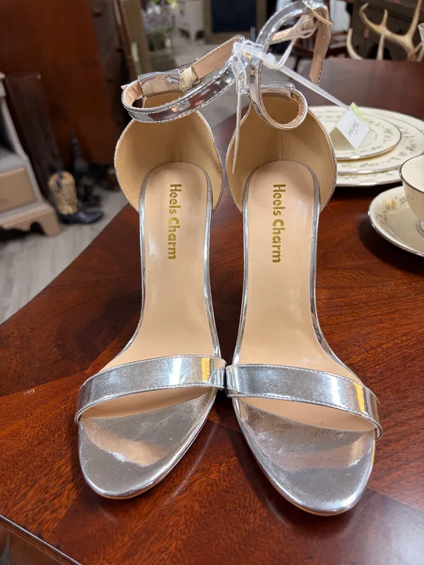 Silver block heels Size 8 - Image 2