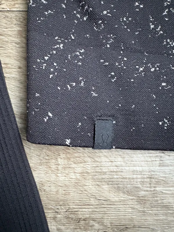 Lululemon Rest Less Cropped 1/2 Zip Herringbone Fade Black / White Sz 4 - Image 8