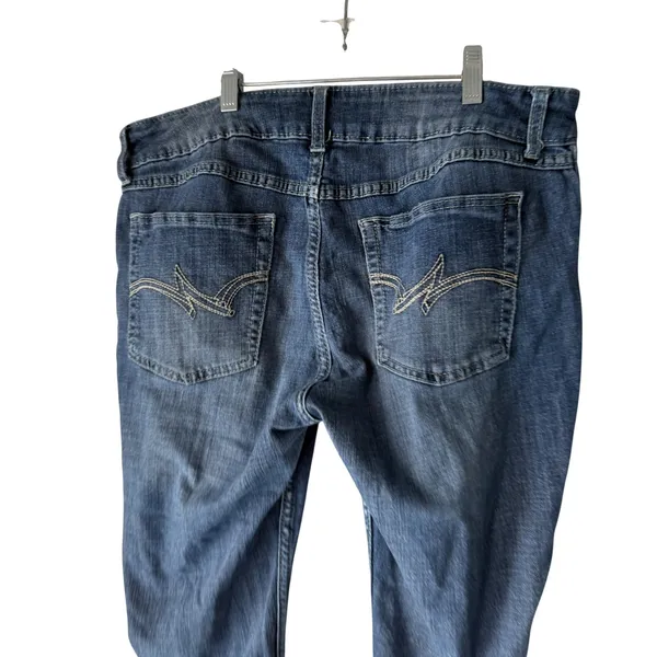 Wrangler Womens Straight Leg Jeans Medium Wash Size 13 Tall Western‎ Stretch - Image 2