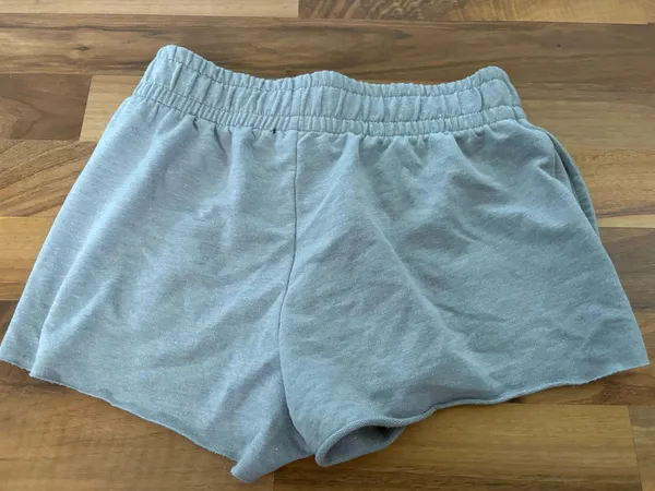 Target sweatshirts size xs - Image 3