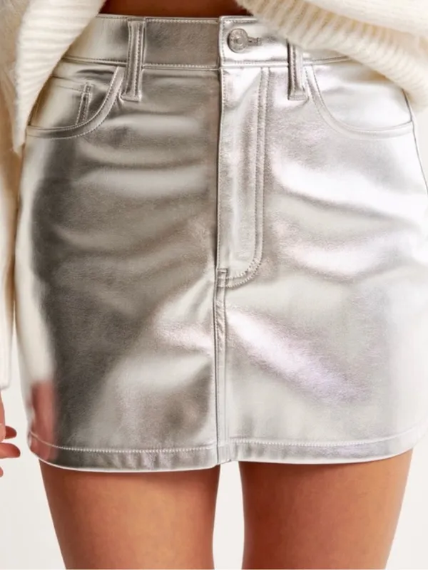 Abercrombie & Fitch Silver Metallic Mini Skirt Size 4 NWT - Image 2