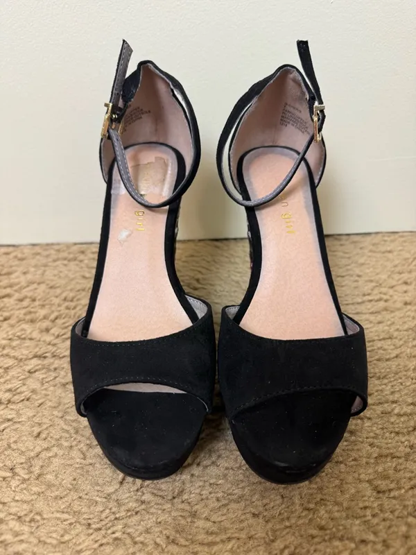Madden Girl Warner Embroidered Wedge Sandals Size 7 - Image 3