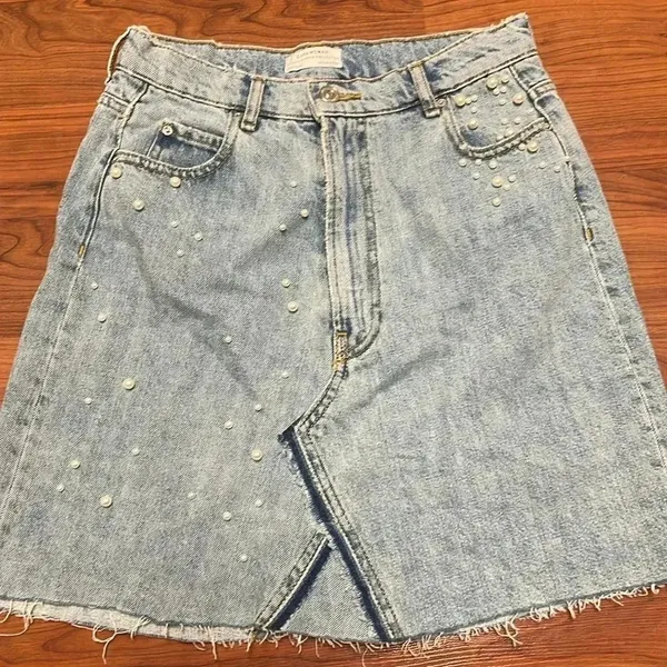 Zara Pearl Denim Skirt size small - Image 4