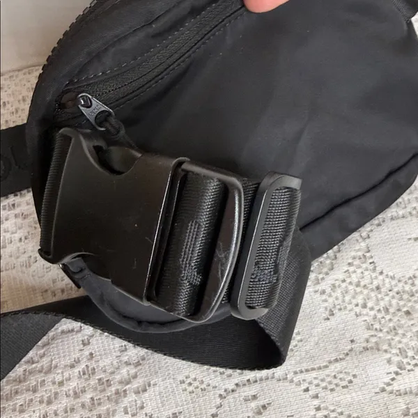 Lole black canvas adjustable strap belt bag Fanny pack - Image 6