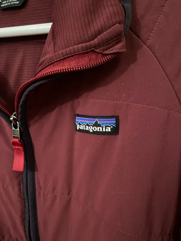 Patagonia Burgundy Red Quilted Jacket - Image 4
